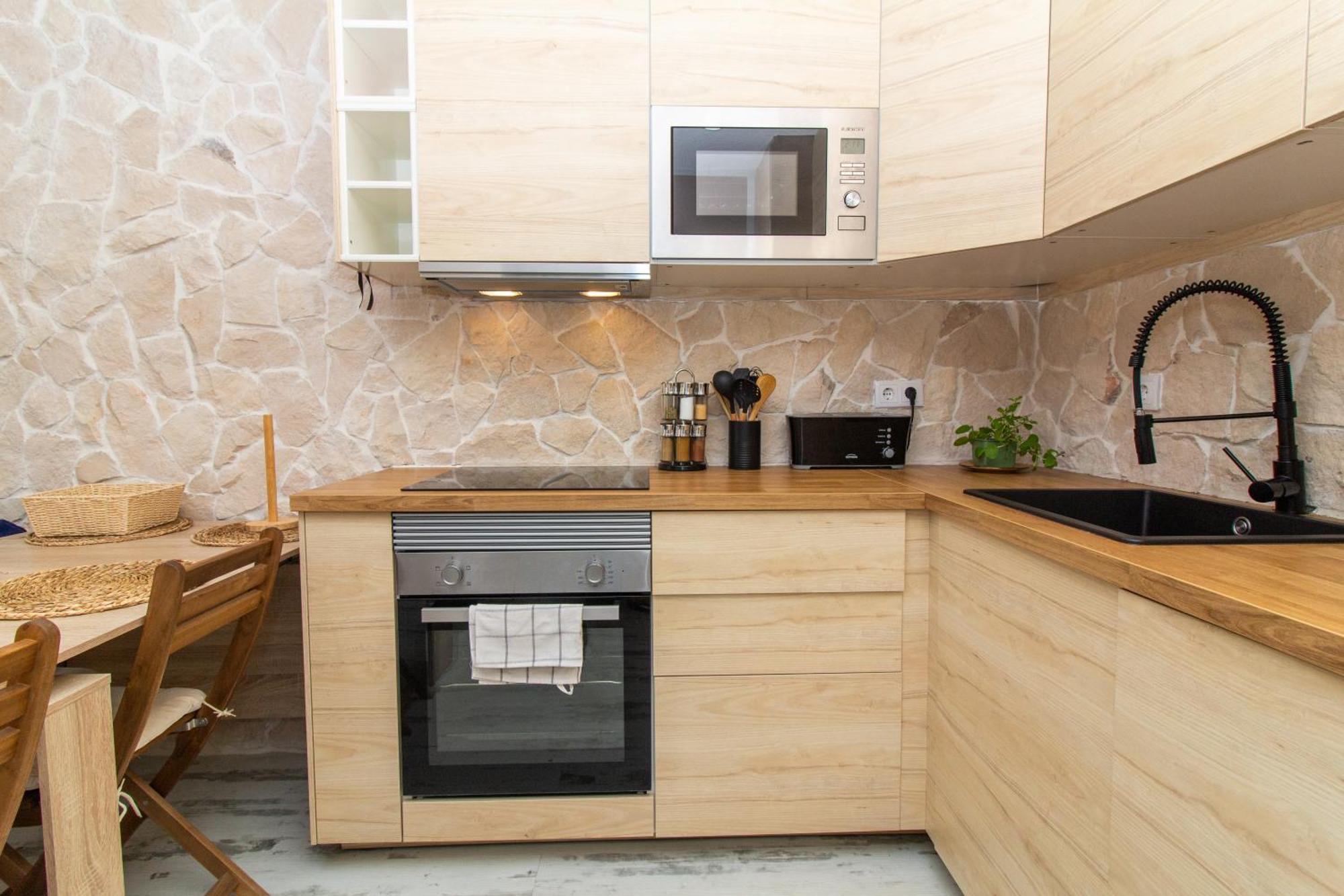 Gyula Old Town Apartment อัลบูเฟรา ภายนอก รูปภาพ