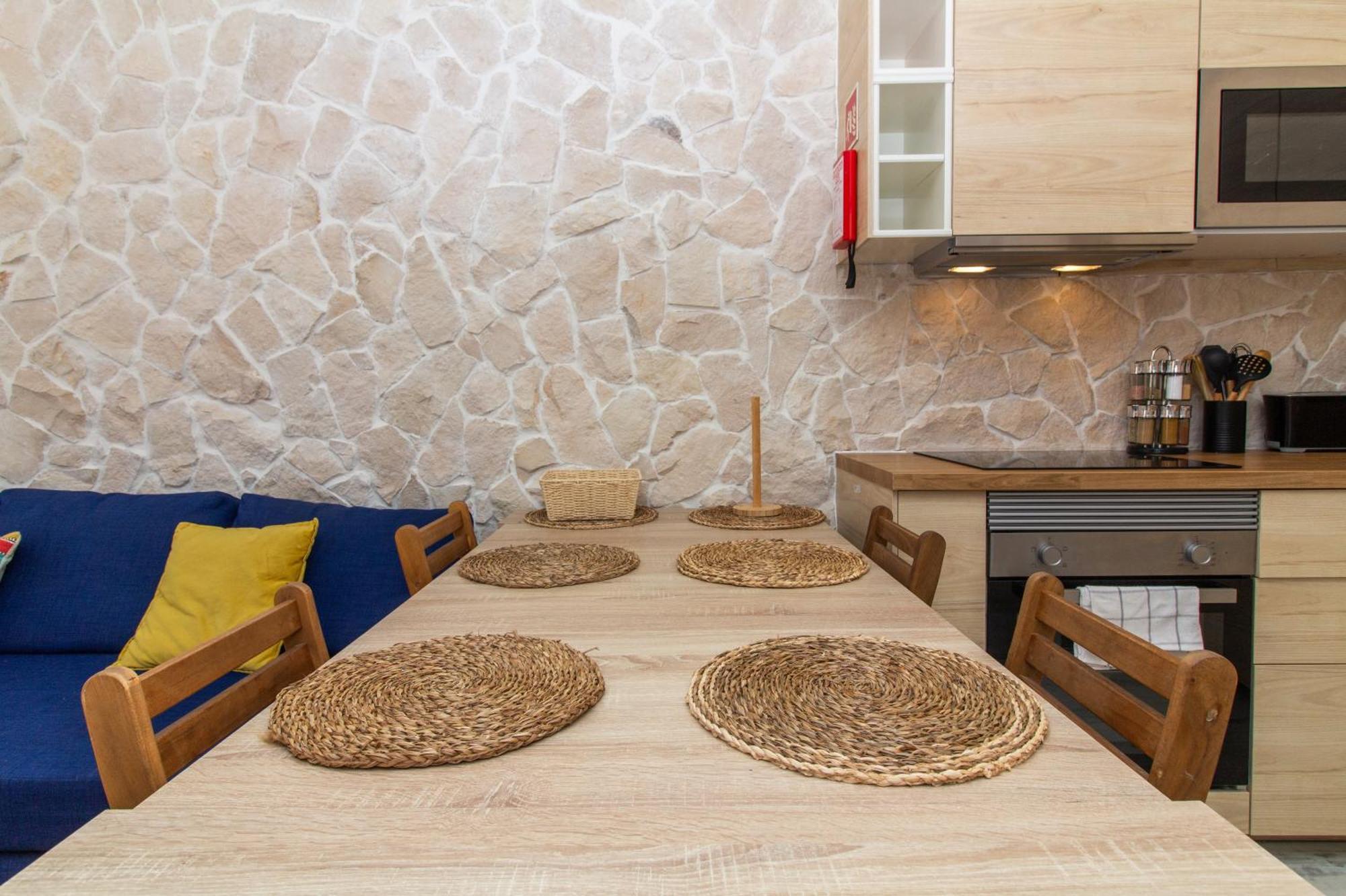 Gyula Old Town Apartment อัลบูเฟรา ภายนอก รูปภาพ